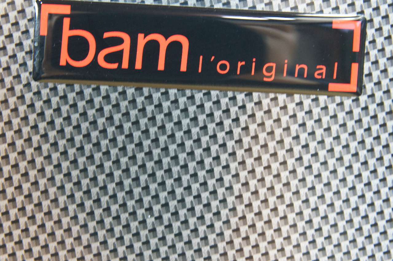 画像: ＢＡＭ ハイテック・コンツアード・ビオラケース（シルバーカーボン）１．９Ｋｇ BAM Hitech Contoured Viola case 2200XLSC / SilverCarbon