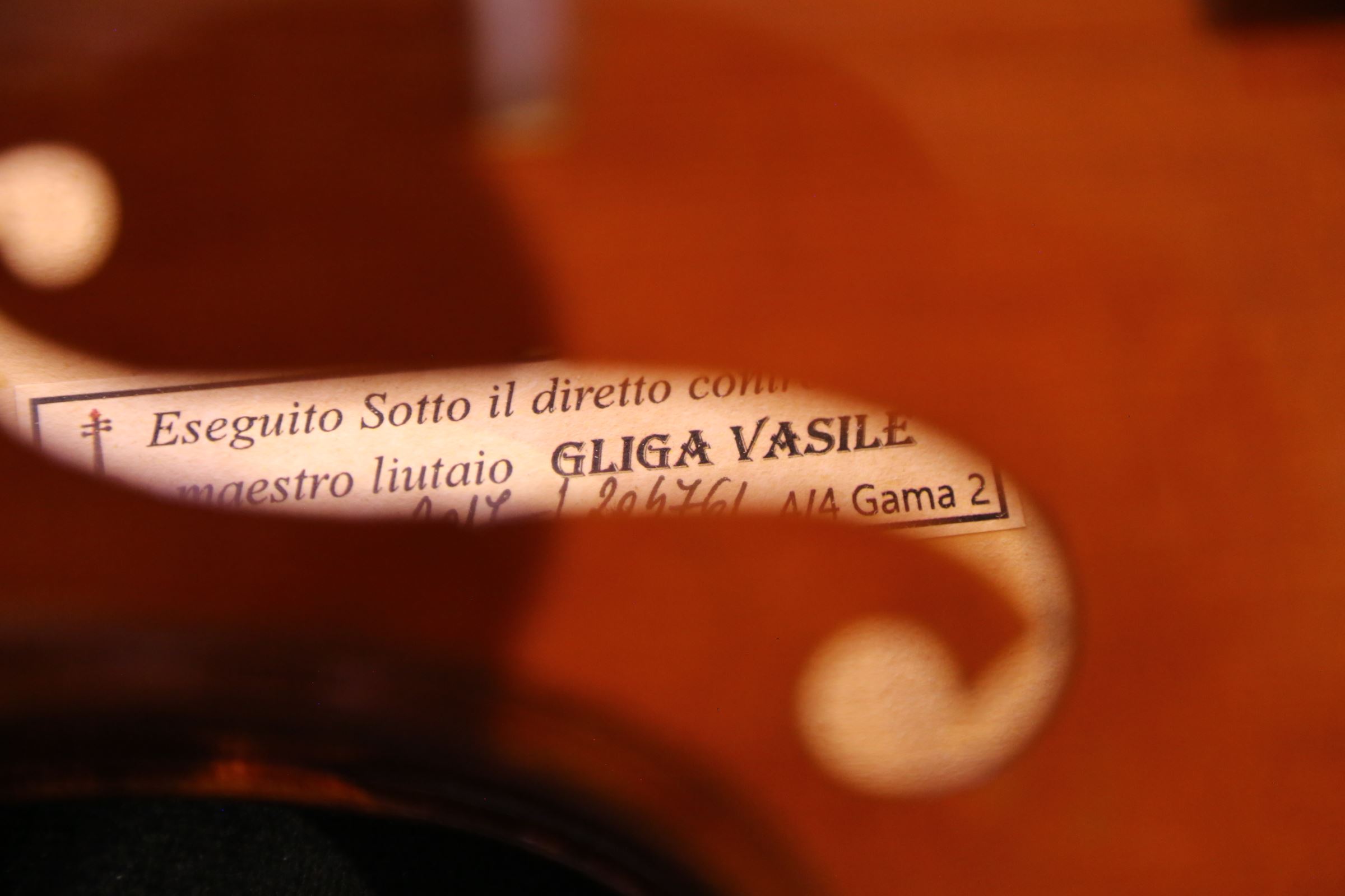 画像: グリガ バイオリン ガマII ４／４ Gliga Violin Gama II ルーマニア製