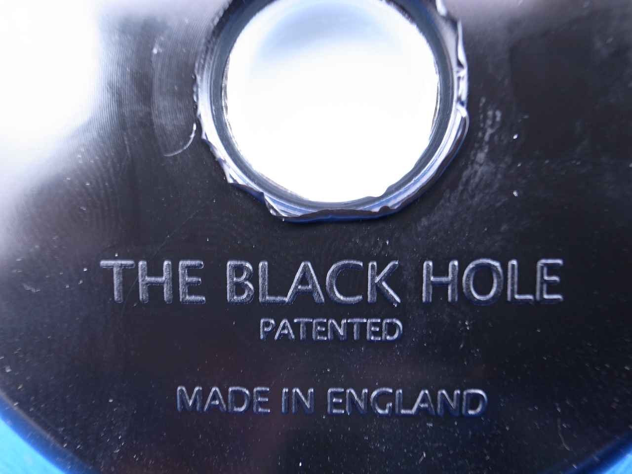 画像: ブラックホールチェロ用エンドピンストッパー Black Hole made in England