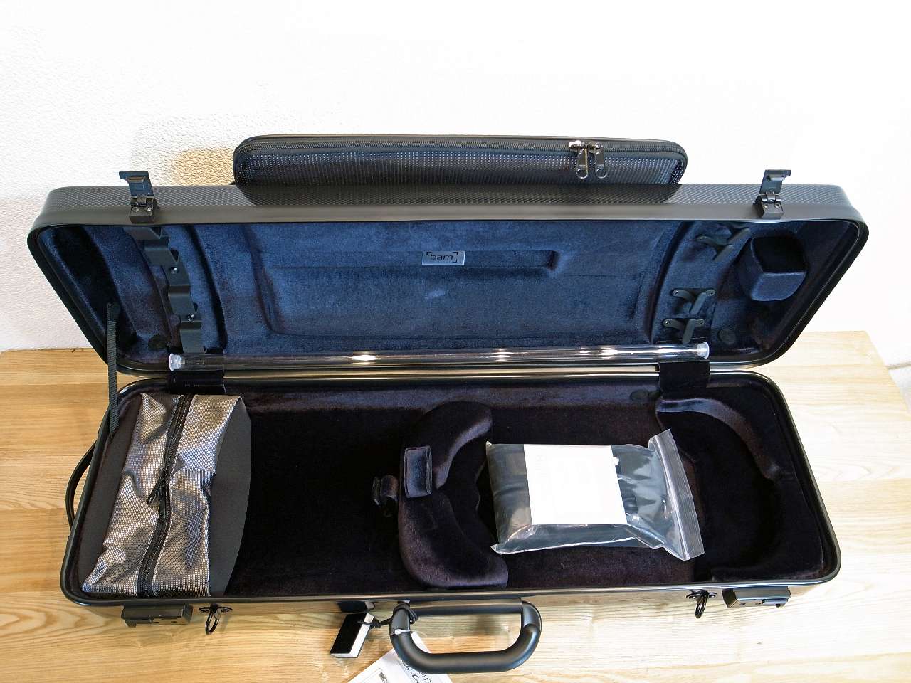 画像: ＢＡＭハイテック・バイオリンケース（カーボンブラック）大ポケット＋小物入れ付き２．２Ｋｇ BAM Hightech violin case 2021XLC Carbon Black