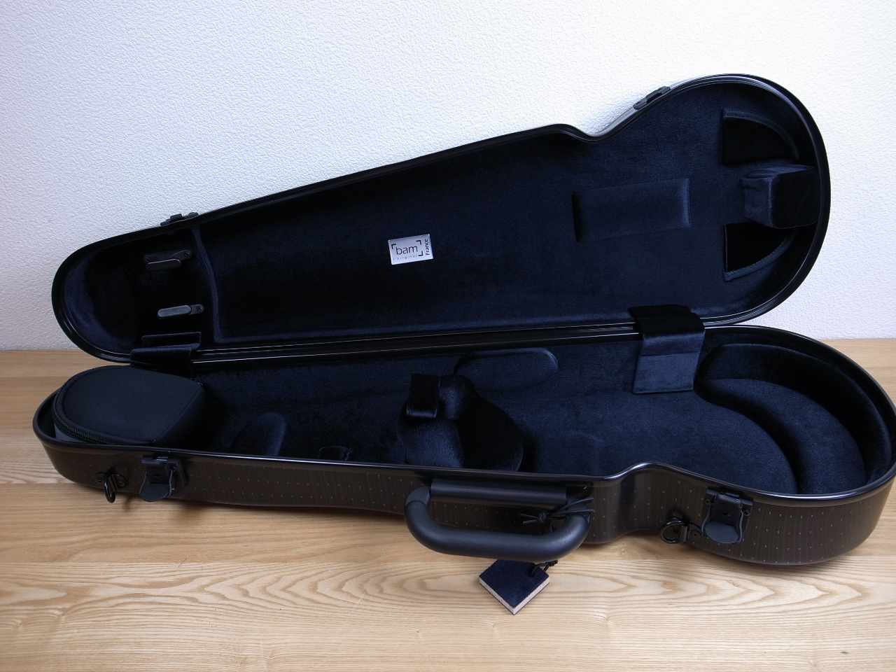 画像: ＢＡＭハイテック・コンツアード・バイオリンケース（ブラック・ラズール）１．５Ｋｇ（フォルメ） BAM Hitech Contoured violin case 2002XLLB / BLACK LAZURE