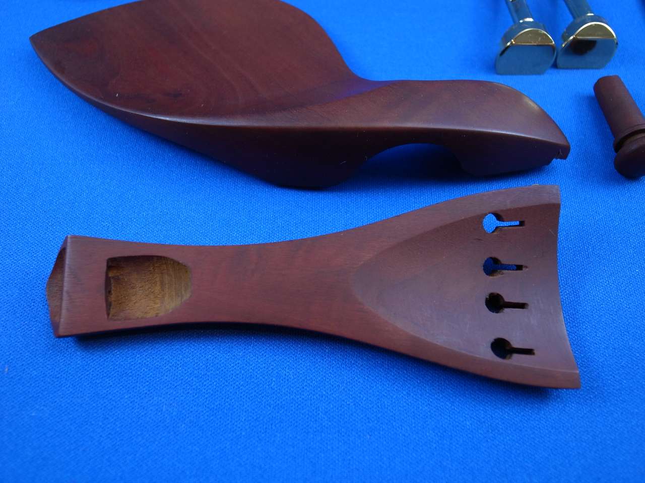 画像: バイオリンフィッティング(ペグ・テールピース・顎当て)ツゲ（ボックスウッド）材 ヒル・モデル ホワイトピン